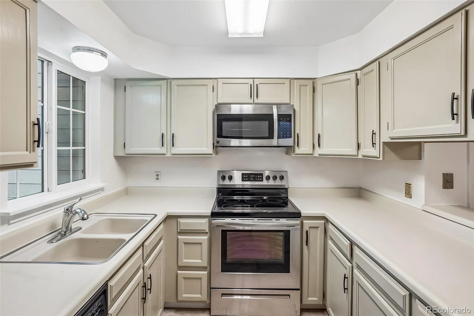 10212 W Dartmouth Avenue Denver CO 80227 | MLS #REC6557118 07302026195751 1600 9