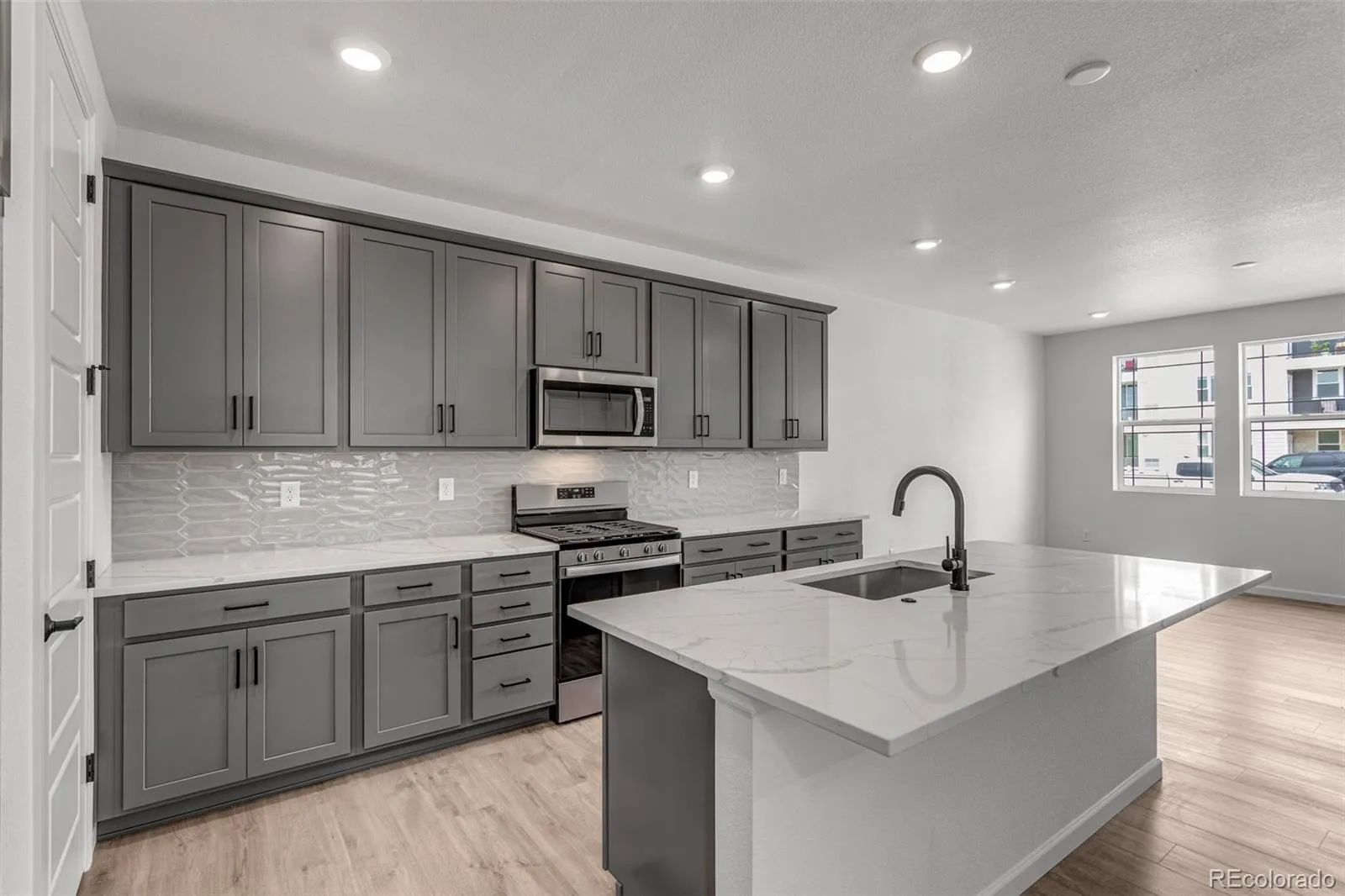 04132026040631 1600 12