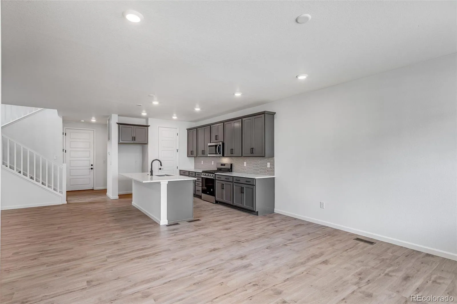 04132026040631 1600 6