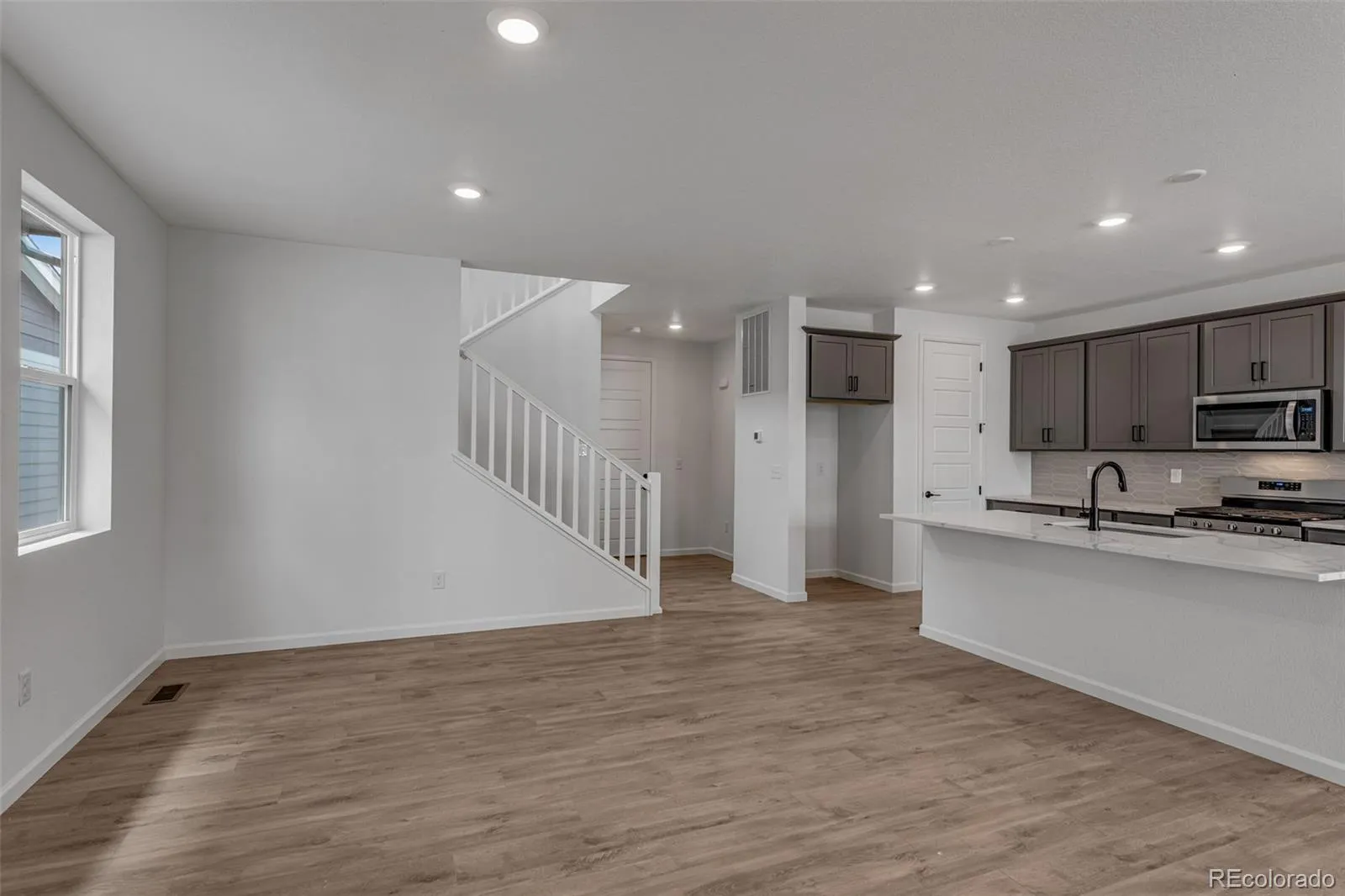 04132026040631 1600 8