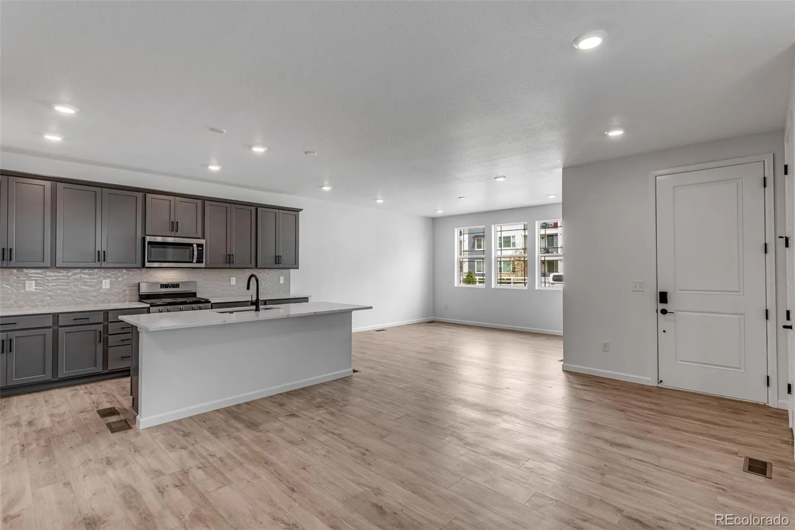 04132026040631 1600 9