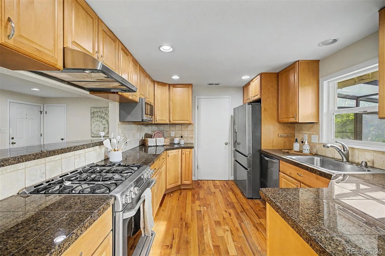 13861 Elmore Road Longmont CO 80504 MLS #REC6559355 05162026041052 1600 11