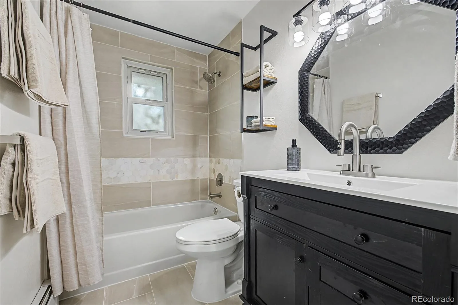 13861 Elmore Road Longmont CO 80504 | MLS #REC6559355 06202026180838 1600 19