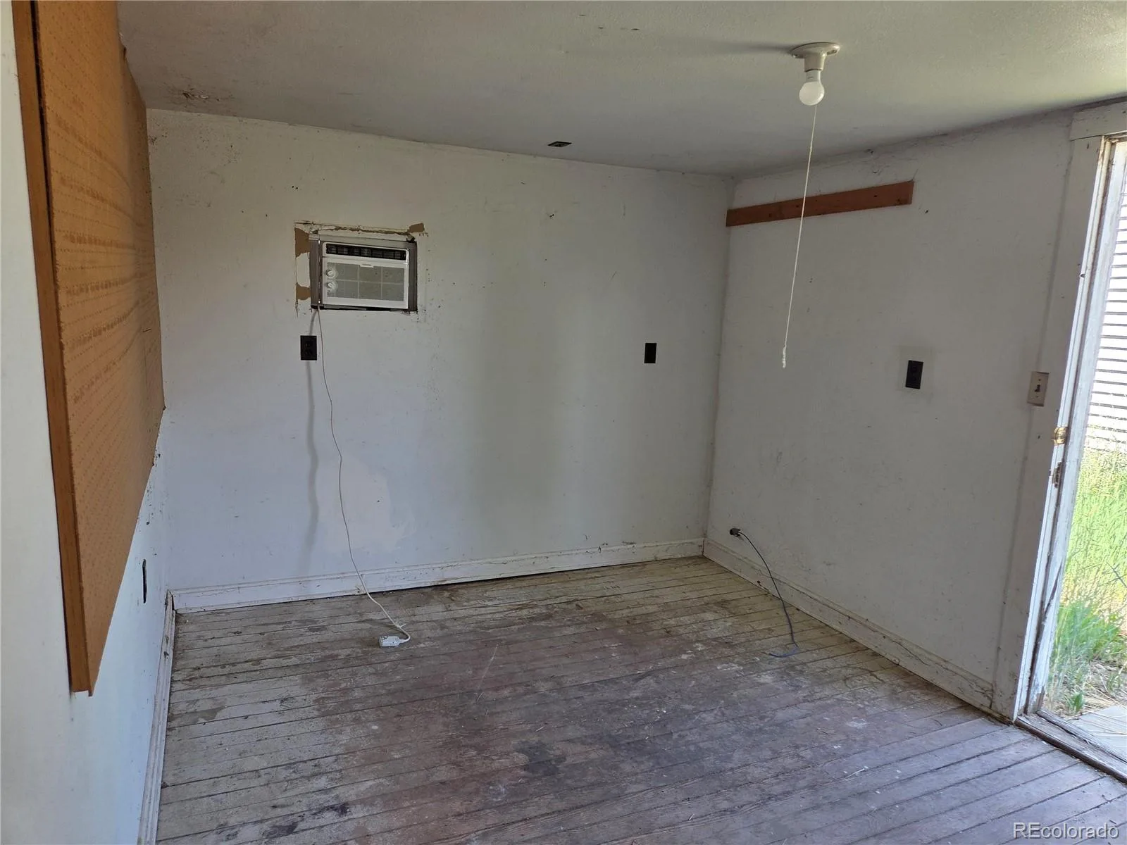 13861 Elmore Road Longmont CO 80504 | MLS #REC6559355 06202026180838 1600 35