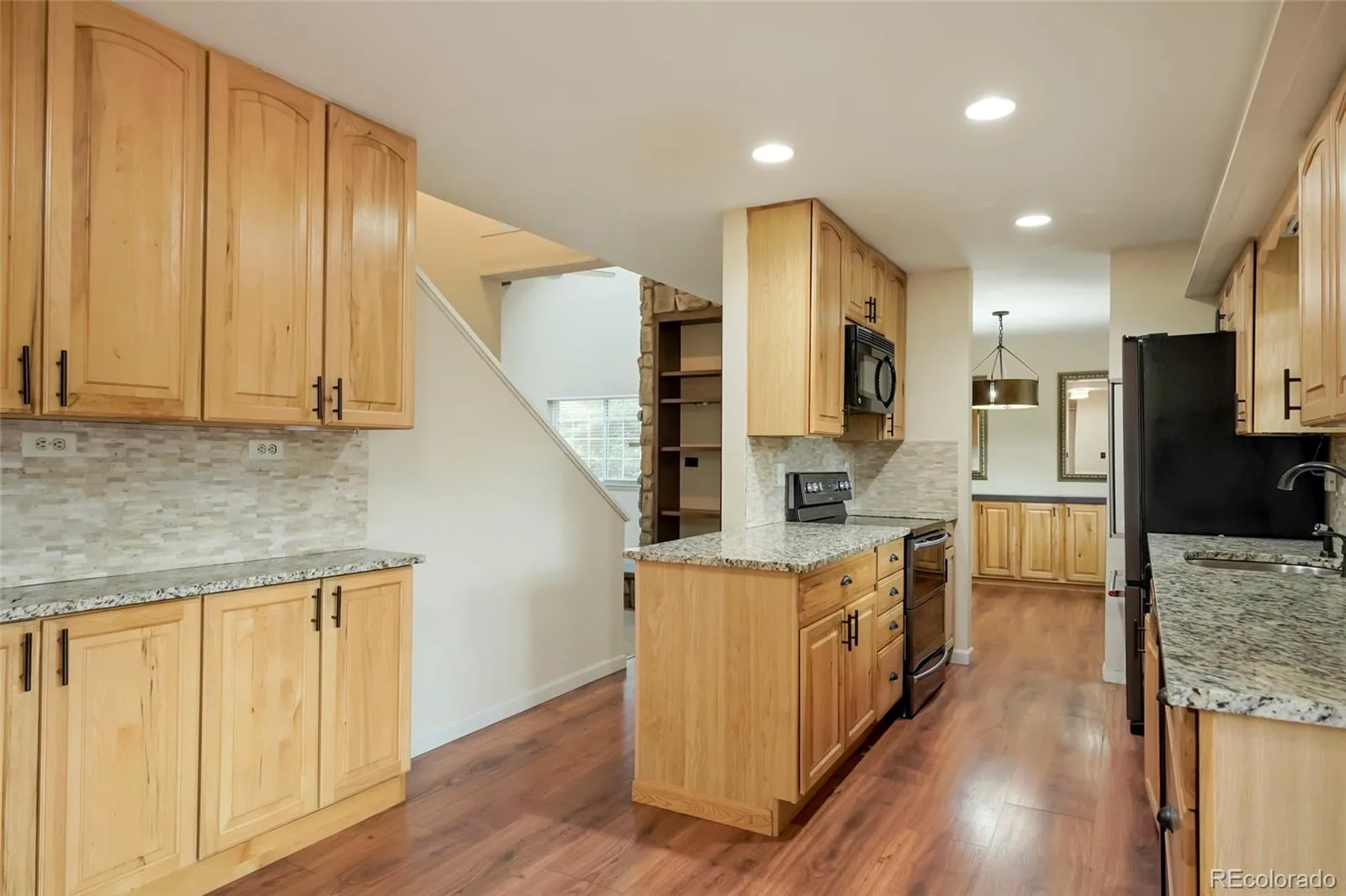 54 S Evanston Way Aurora CO 80012 | MLS #REC6565153 08032026015406 1600 10