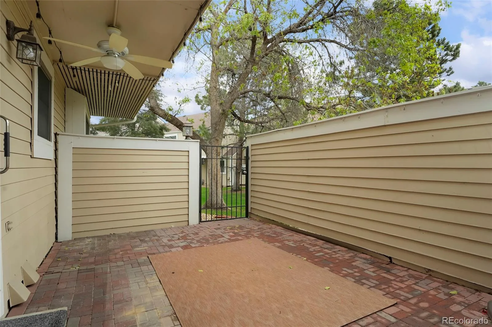 54 S Evanston Way Aurora CO 80012 | MLS #REC6565153 08032026015406 1600 15