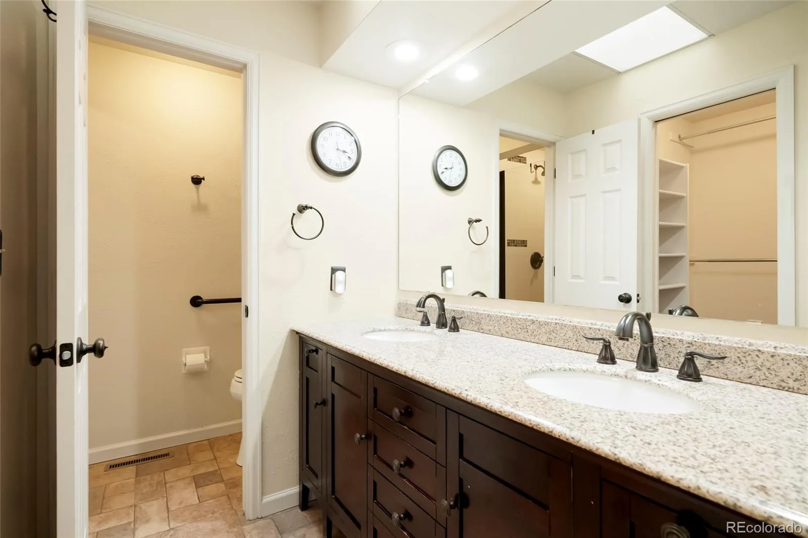 54 S Evanston Way Aurora CO 80012 | MLS #REC6565153 08032026015406 1600 20