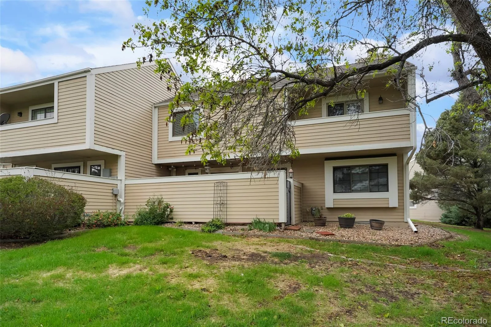 54 S Evanston Way Aurora CO 80012 | MLS #REC6565153 08032026015406 1600 30