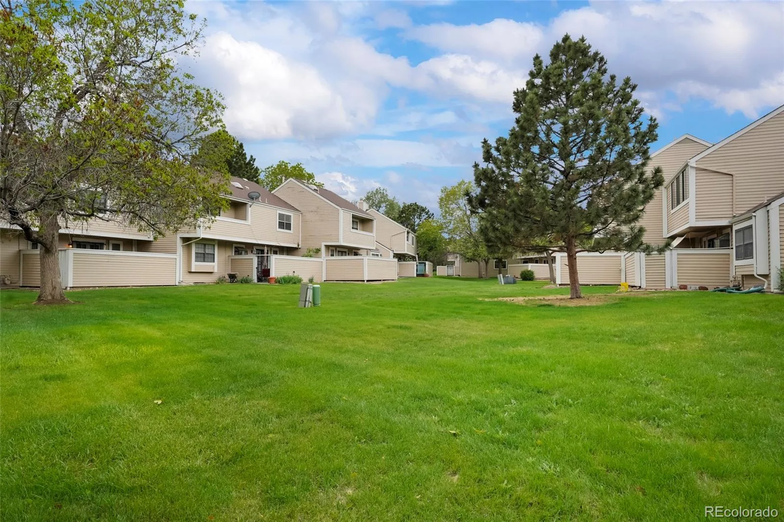 54 S Evanston Way Aurora CO 80012 | MLS #REC6565153 08032026015406 1600 31