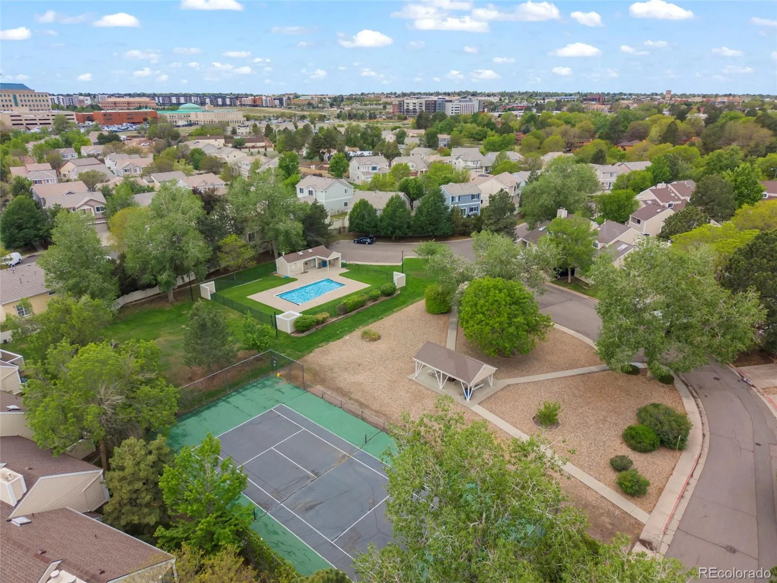 54 S Evanston Way Aurora CO 80012 | MLS #REC6565153 08032026015406 1600 33