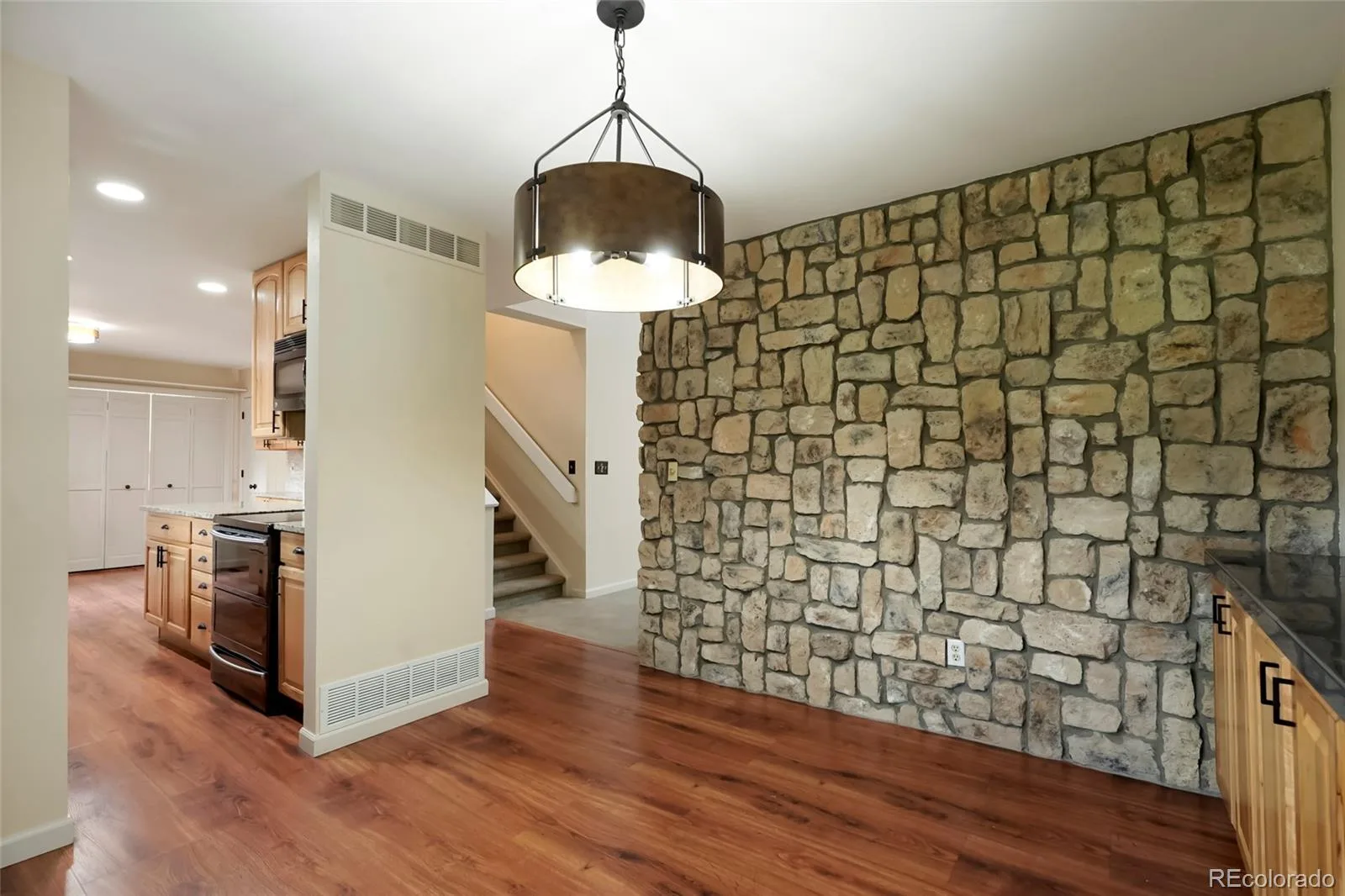 54 S Evanston Way Aurora CO 80012 | MLS #REC6565153 08032026015406 1600 7