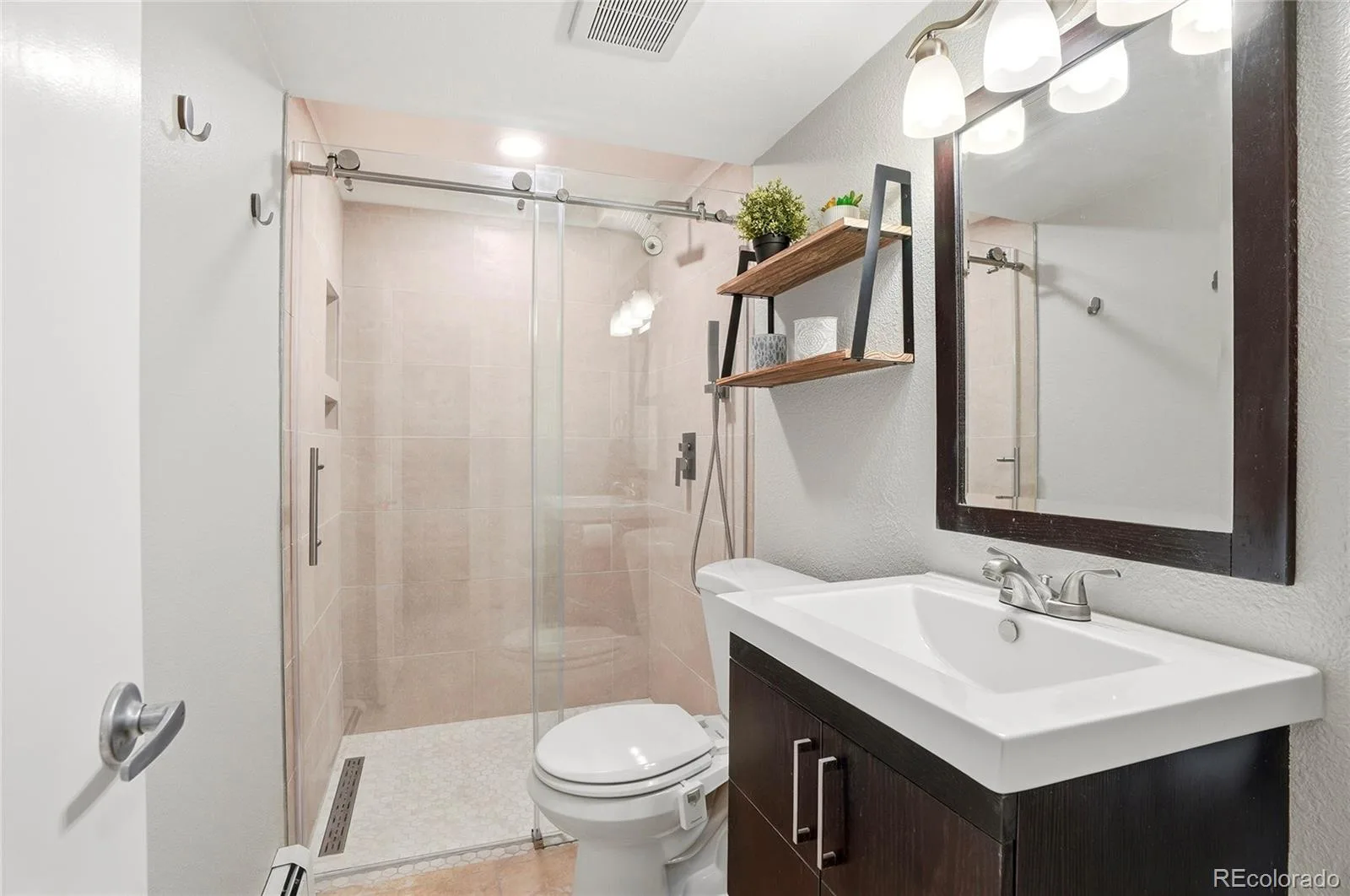 9490 Vance Court Broomfield CO 80021 MLS #REC6566992 07152026082113 1600 26