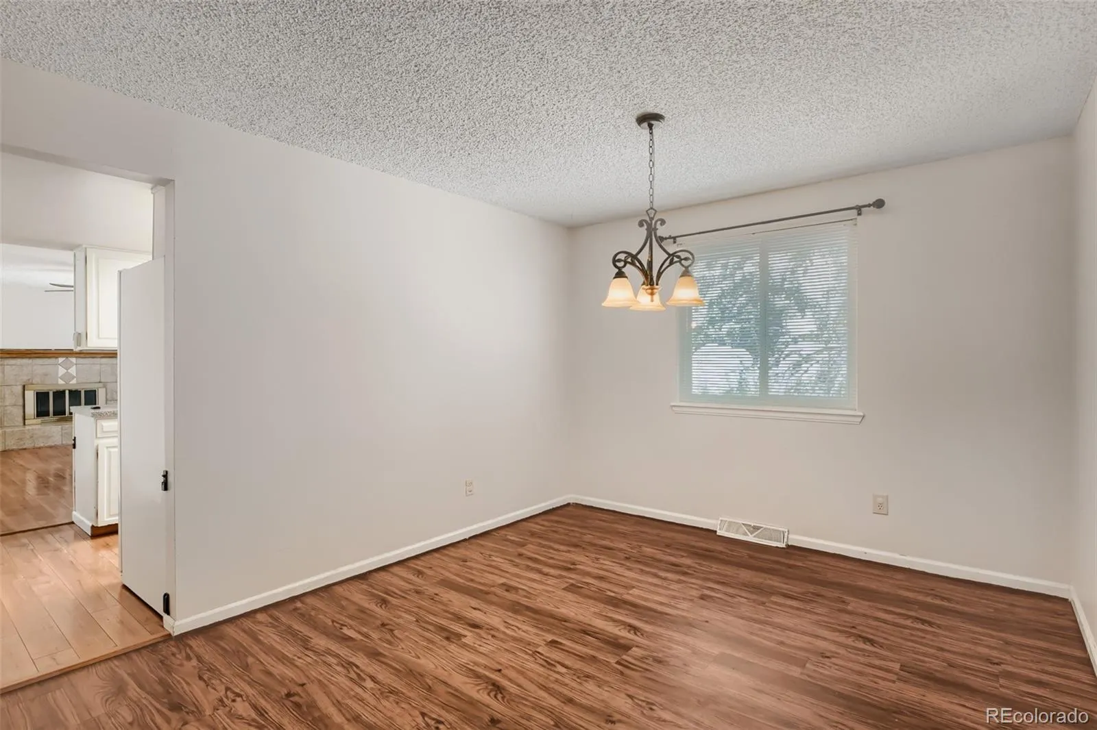 1514 S Lee Street Lakewood CO 80232 MLS #REC6567727 05092026023856 1600 26