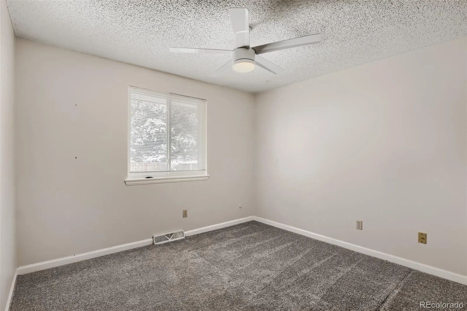 1514 S Lee Street Lakewood CO 80232 MLS #REC6567727 05092026023856 1600 34