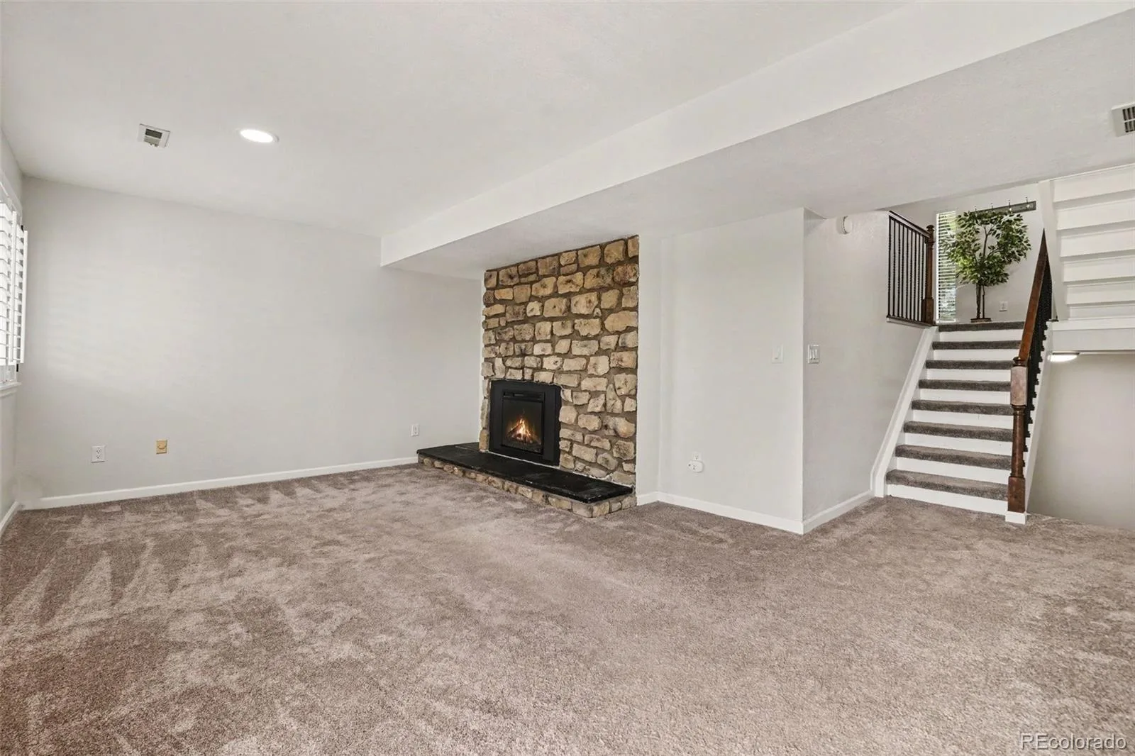 3398 S Halifax Way Aurora CO 80013 | MLS #REC6570481 08242026215559 1600 21