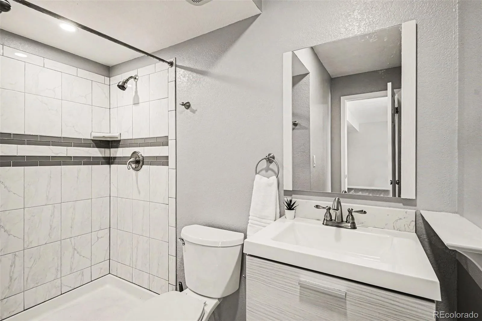3398 S Halifax Way Aurora CO 80013 | MLS #REC6570481 08242026215559 1600 23