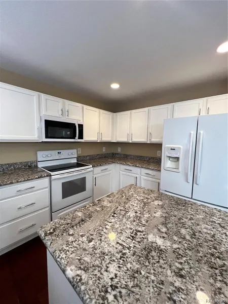 19193 E Amherst Drive Aurora CO 80013 MLS #REC6570499 06102026165050 800 9