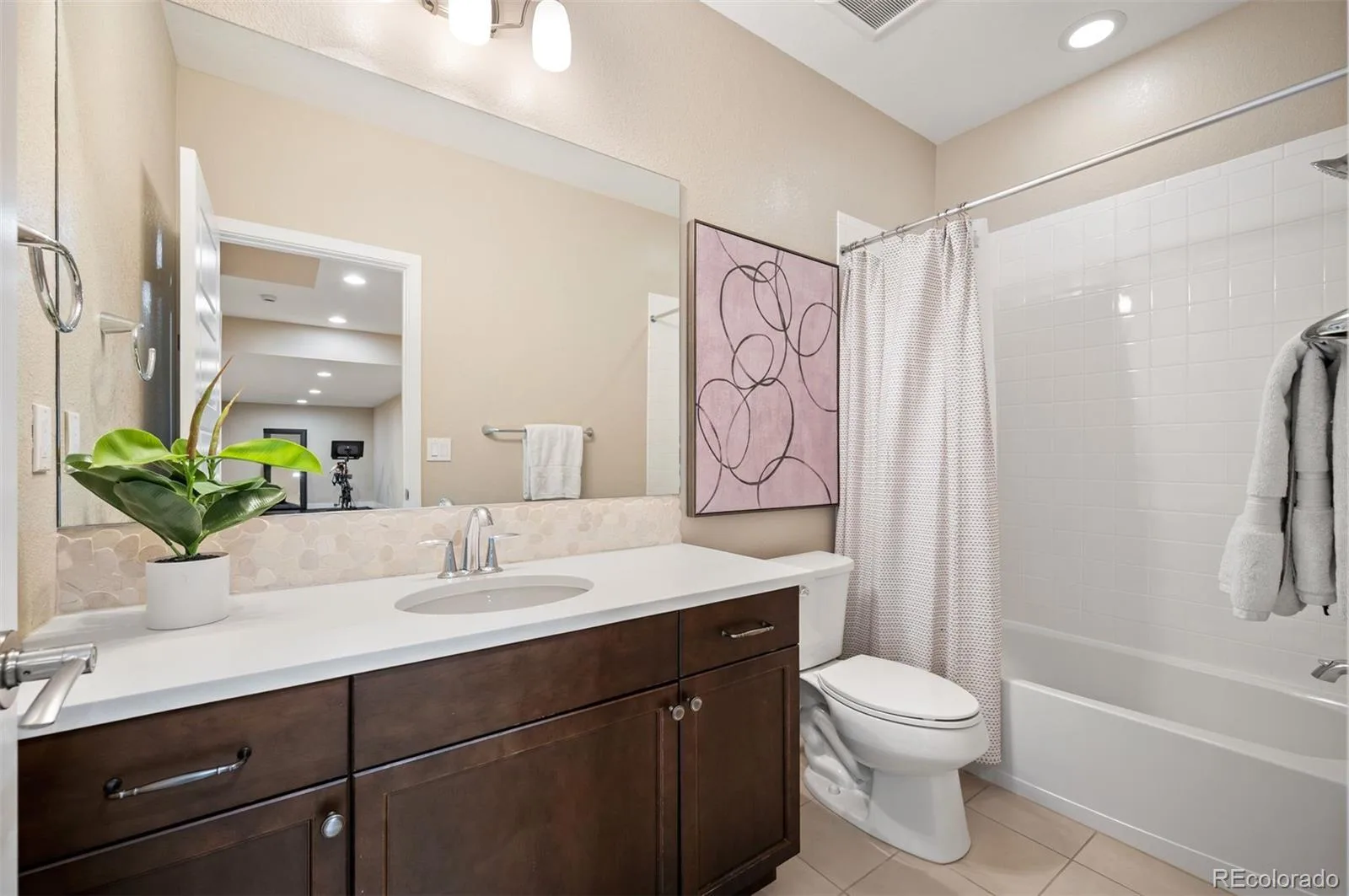 7945 E Prairie Meadow Drive Denver CO 80238 | MLS #REC6571005 08032026193035 1600 31