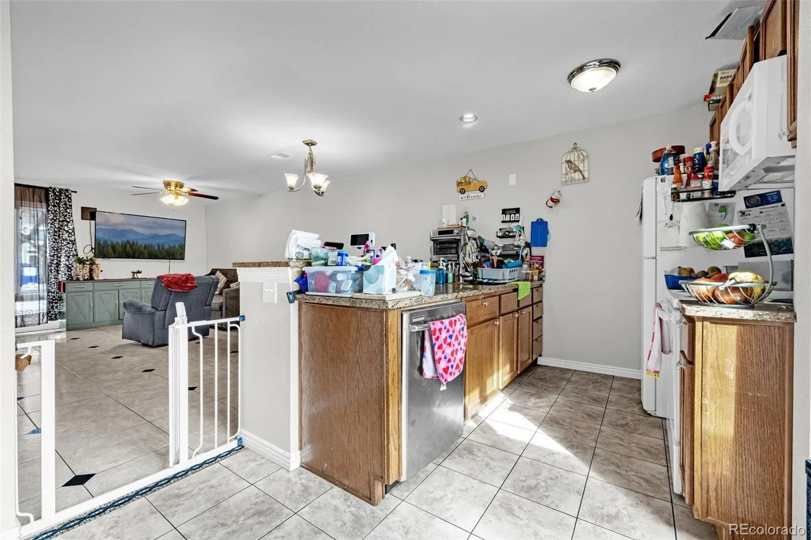 12182 E Kepner Place Aurora CO 80012 MLS #REC6574757 03192026013830 1600 7