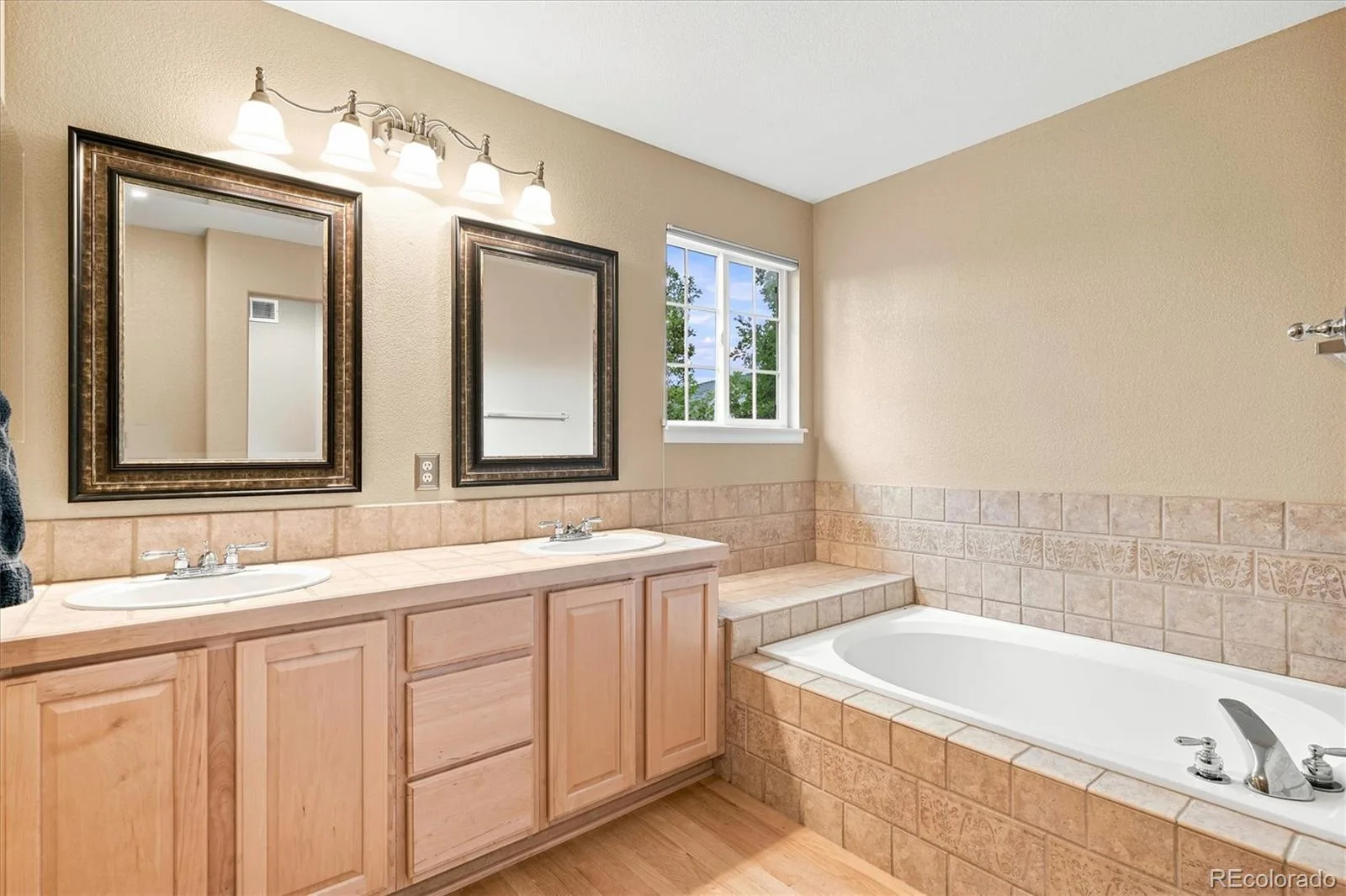 8412 S Miller Court Littleton CO 80127 | MLS #REC6576528 07282026145641 1600 24