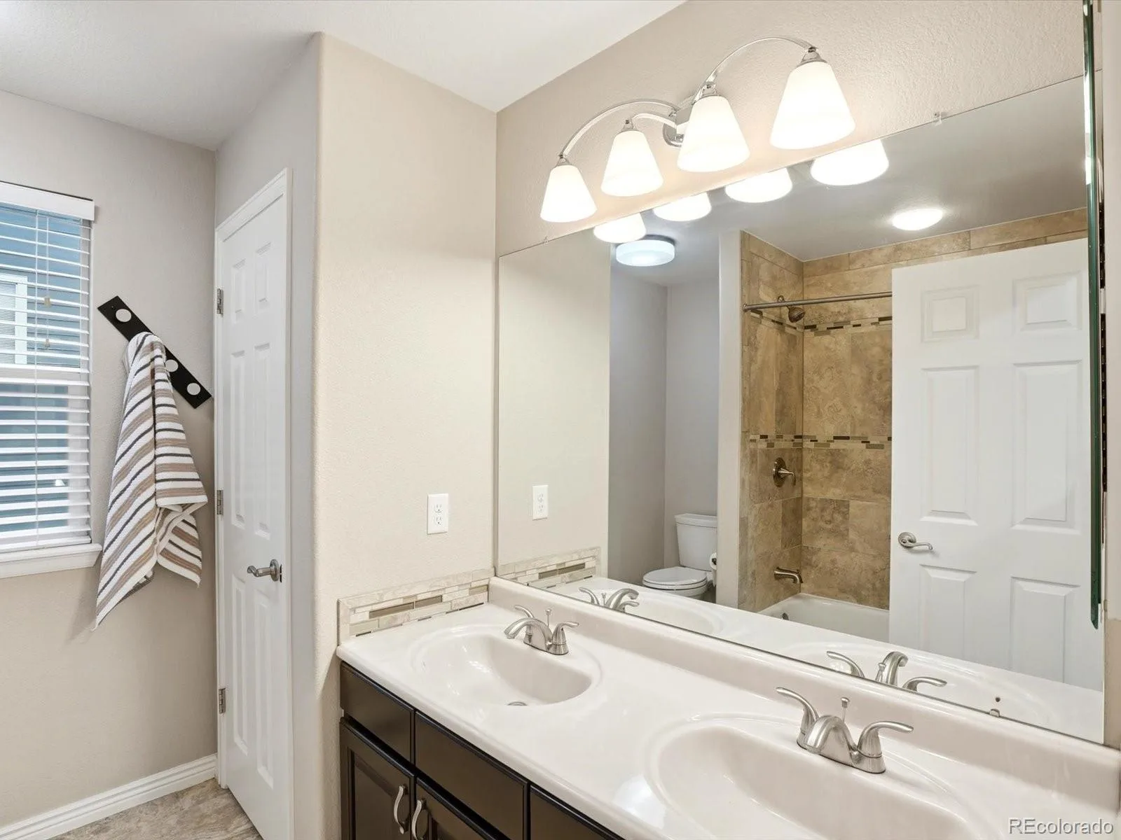11590 Ridgeview Court Parker CO 80138 | MLS #REC6578126 07312026191143 1600 34