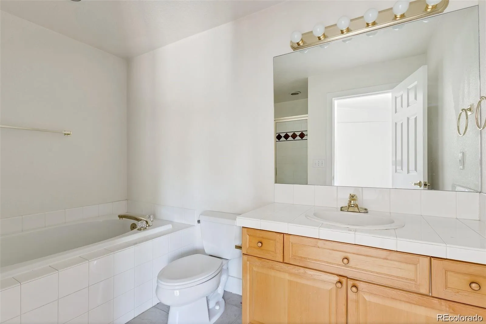 2660 S University Boulevard #I Denver CO 80210 | MLS #REC6579963 05052026224539 1600 13