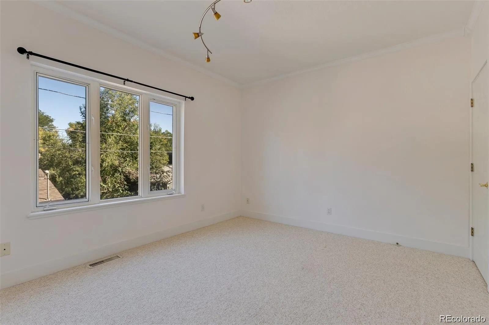 2660 S University Boulevard #I Denver CO 80210 | MLS #REC6579963 05052026224539 1600 22