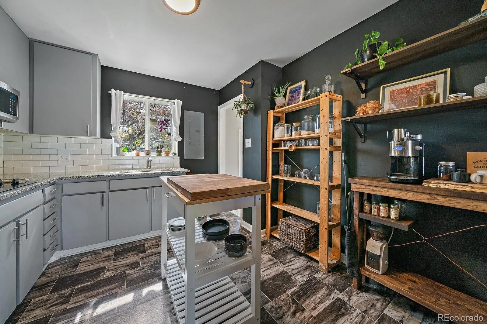 04092026230819 1600 6