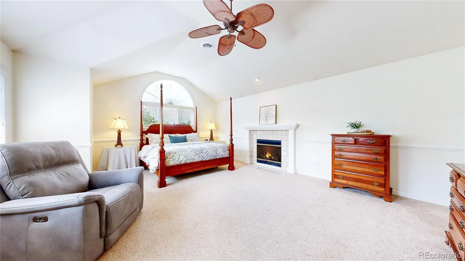 08252025231044 1600 16