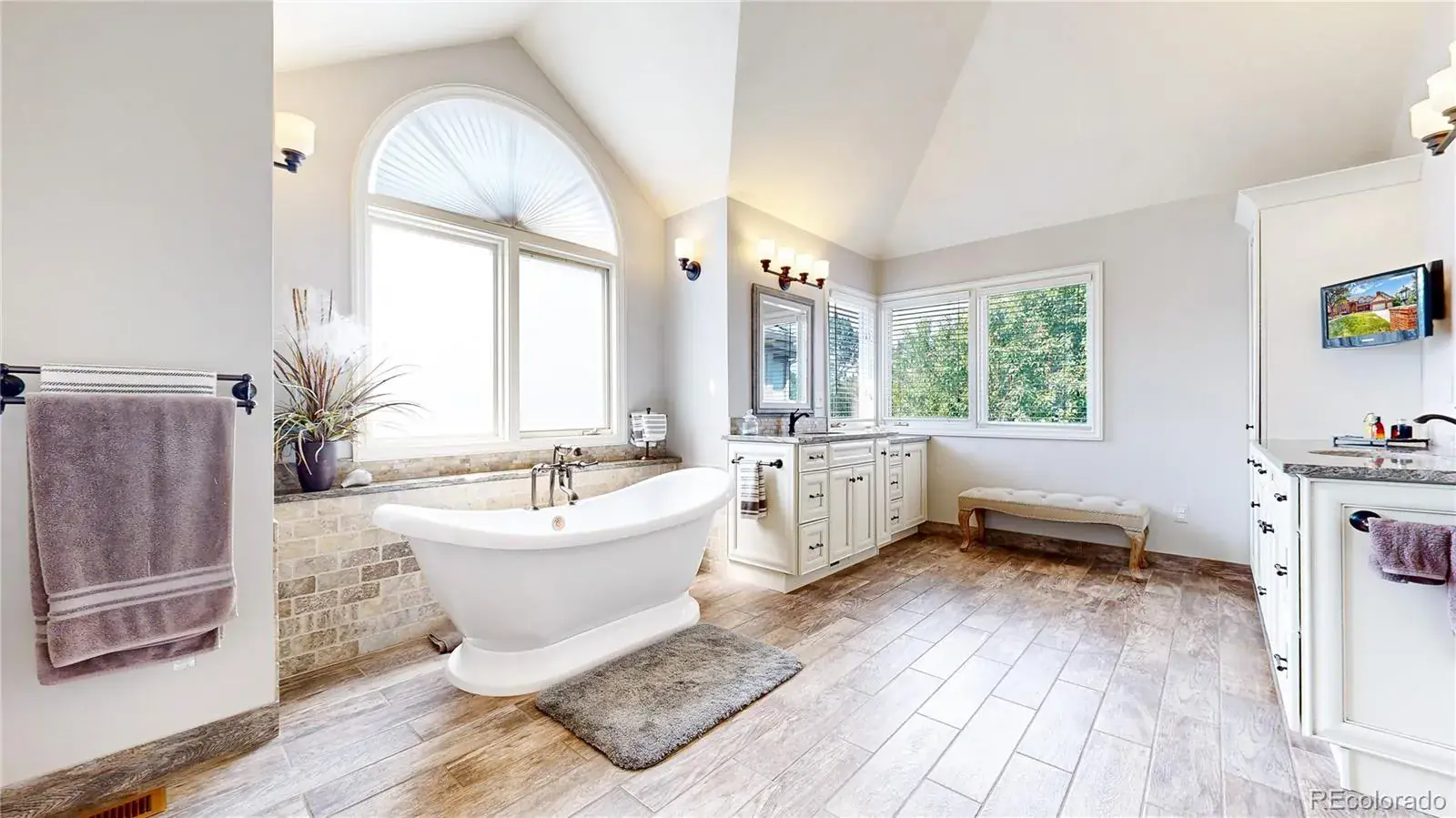 08252025231044 1600 18