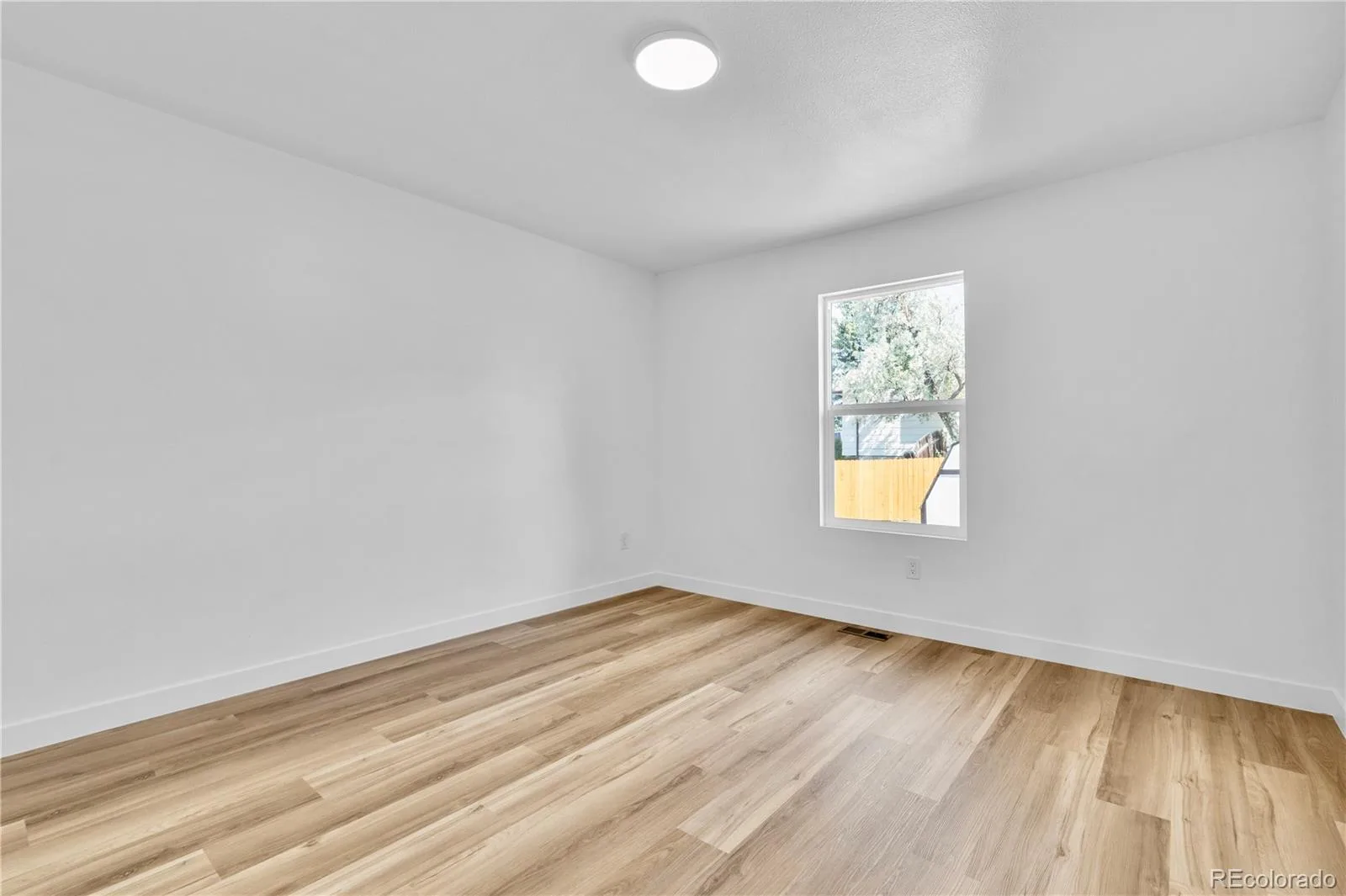 10272 W Lehigh Avenue Denver CO 80235 | MLS #REC6584897 08072026203143 1600 16
