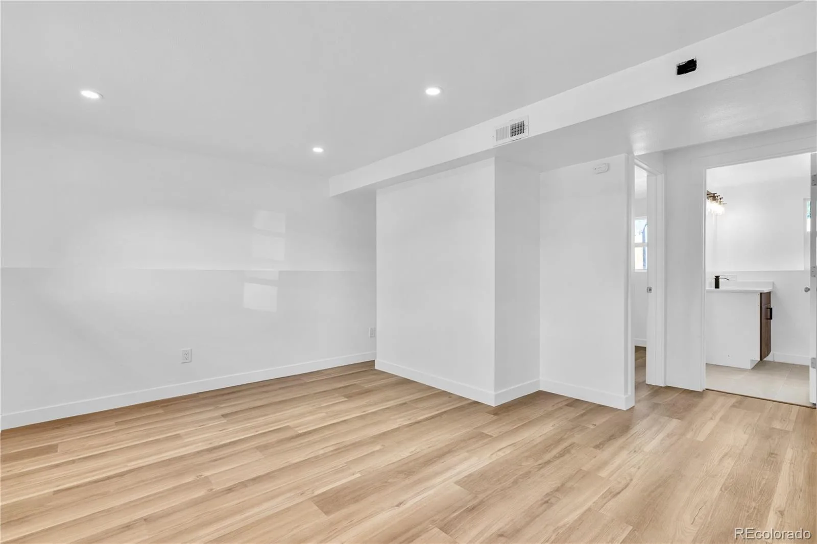10272 W Lehigh Avenue Denver CO 80235 | MLS #REC6584897 08072026203143 1600 8