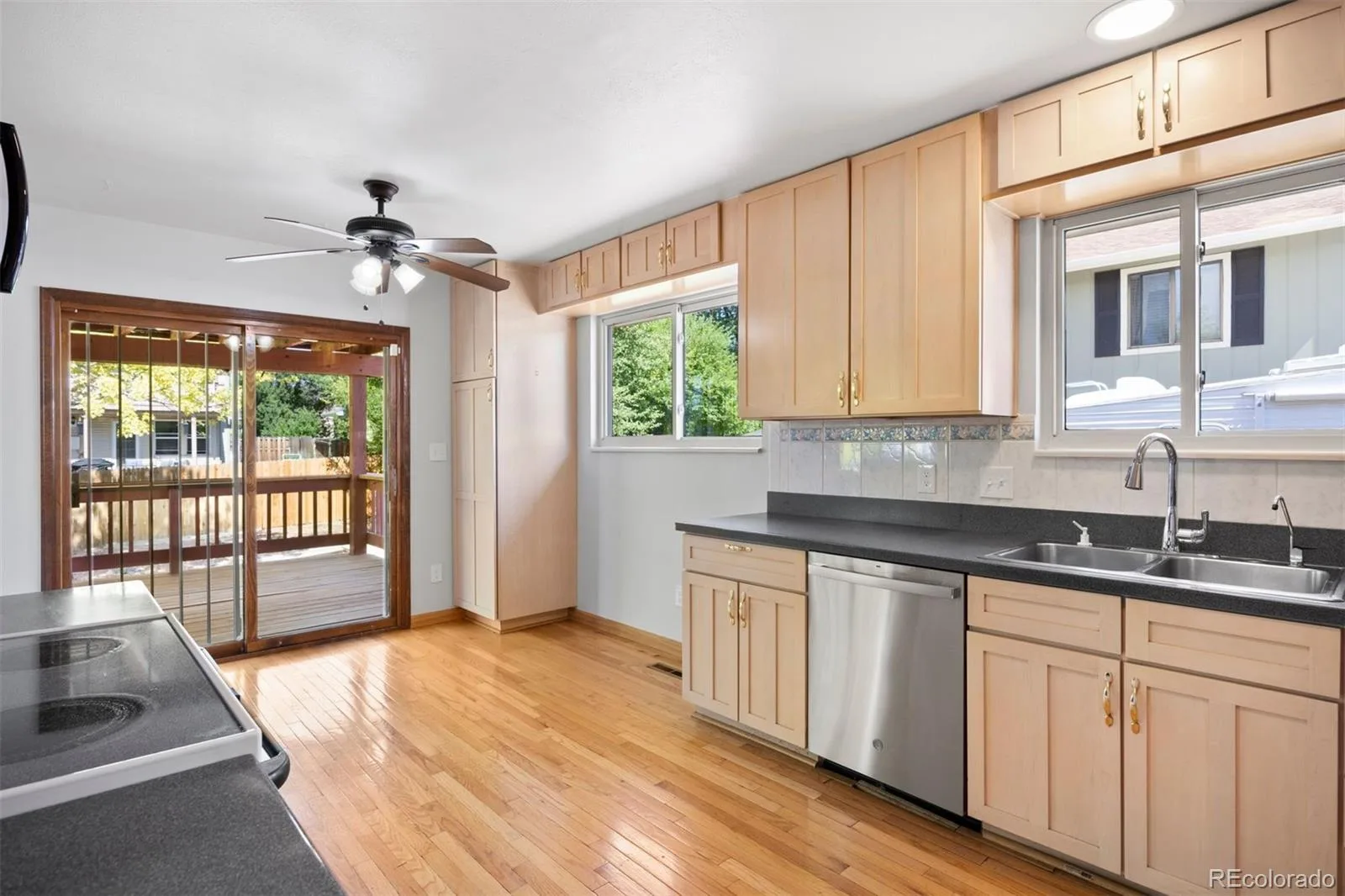 7797 S Marshall Court Littleton CO 80128 | MLS #REC6586106 08262026225230 1600 16