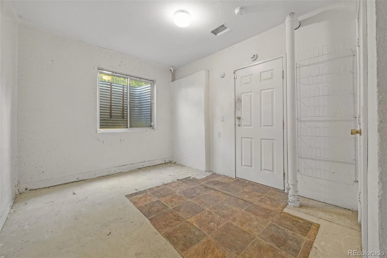 1337 S Danube Court #104 Aurora CO 80017 | MLS #REC6593116 09222026113705 1600 13