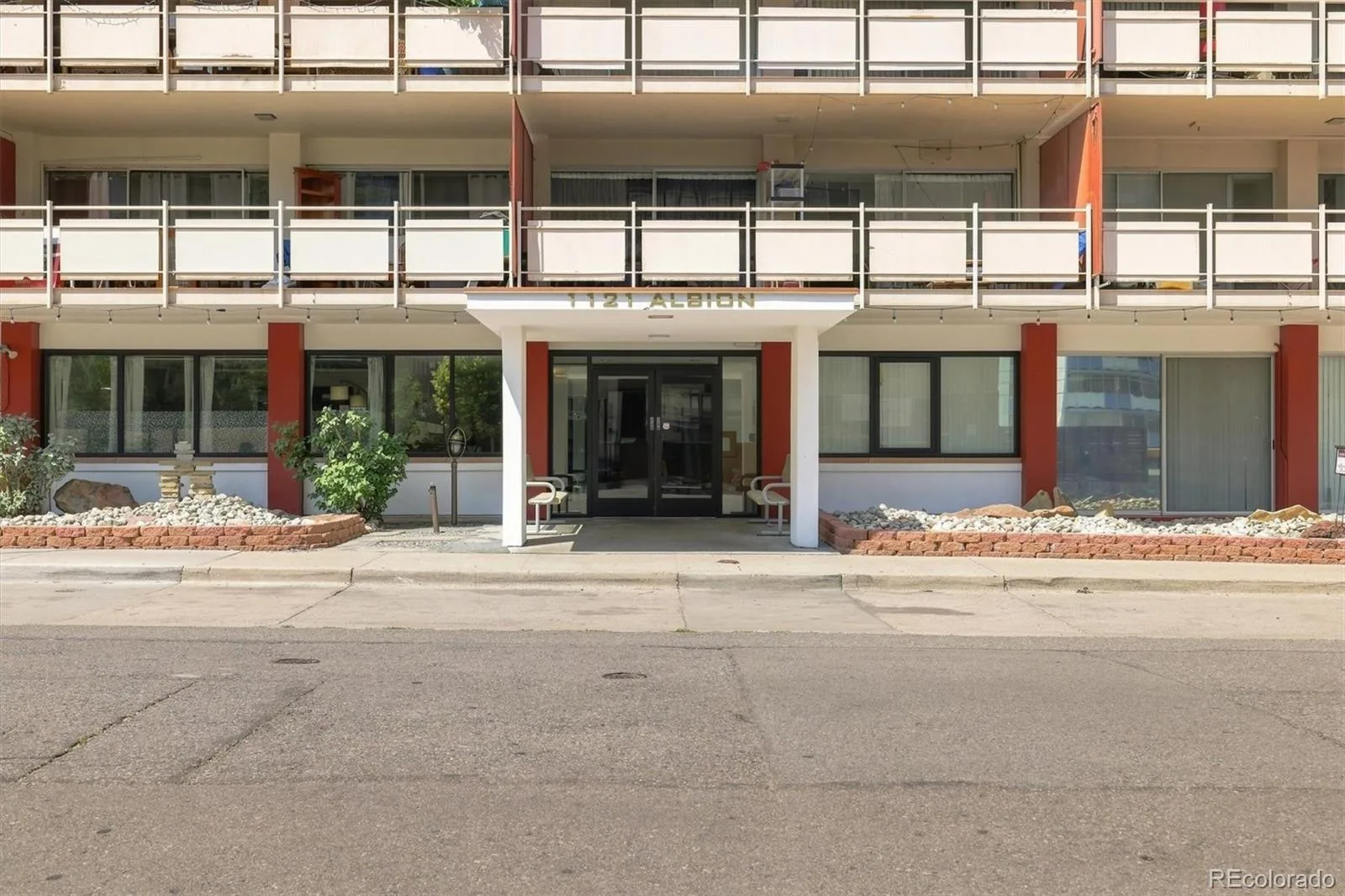 1121 Albion Street #405 Denver CO 80220 | MLS #REC6593758 08062026181846 1600 6