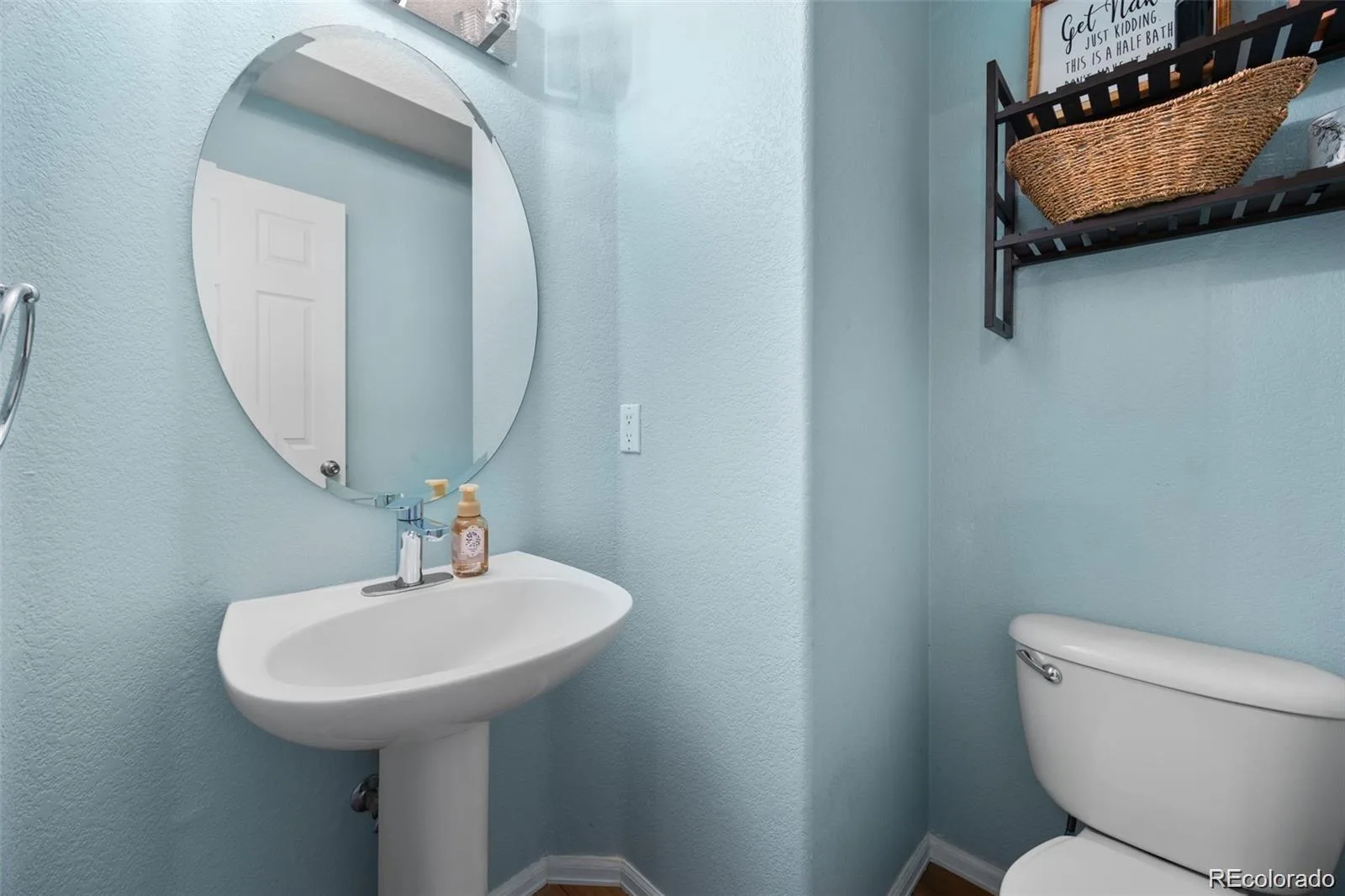 1381 S Cathay Court #106 Aurora CO 80017 | MLS #REC6596217 08052026143733 1600 16