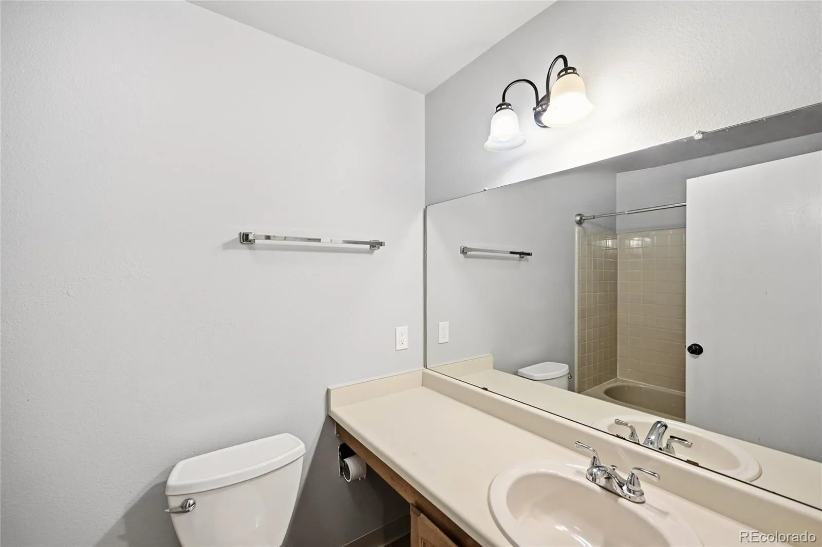 14438 E 1st Drive #A12 Aurora CO 80011 MLS #REC6596530 05292026153653 1600 12