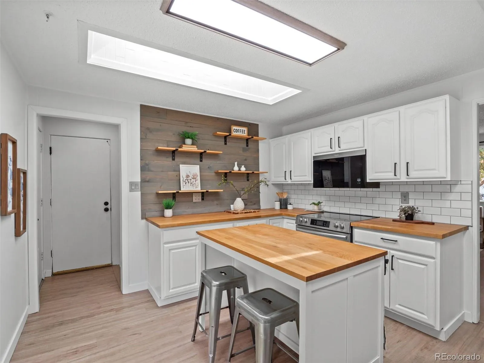 15666 W 1st Drive Golden CO 80401 MLS #REC6598491 05142026221000 1600 8