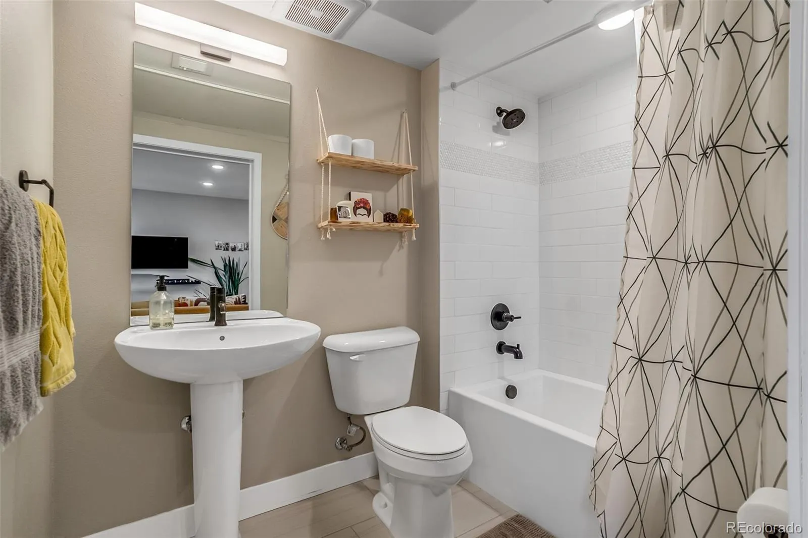 04172026043823 1600 15