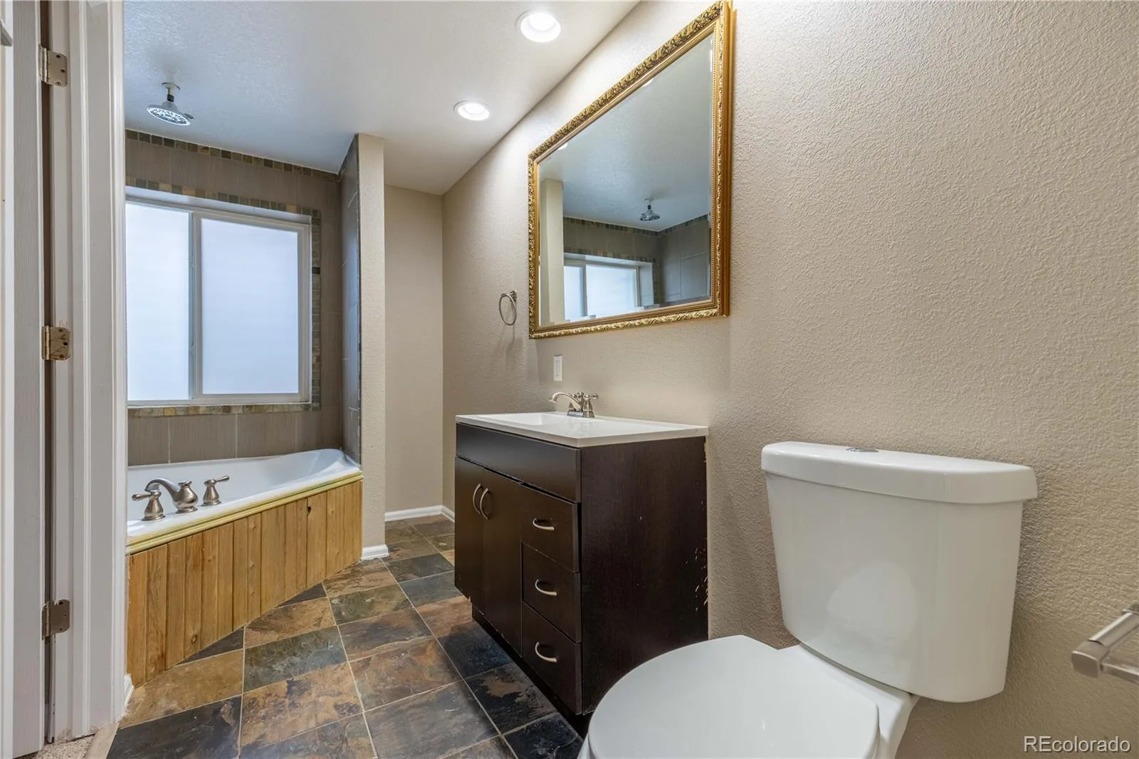 3750 S Quemoy Way Aurora CO 80018 | MLS #REC6599321 08142026184630 1600 22