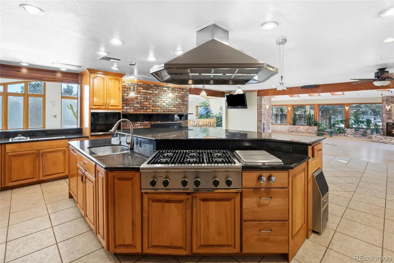 01172026011728 1600 12