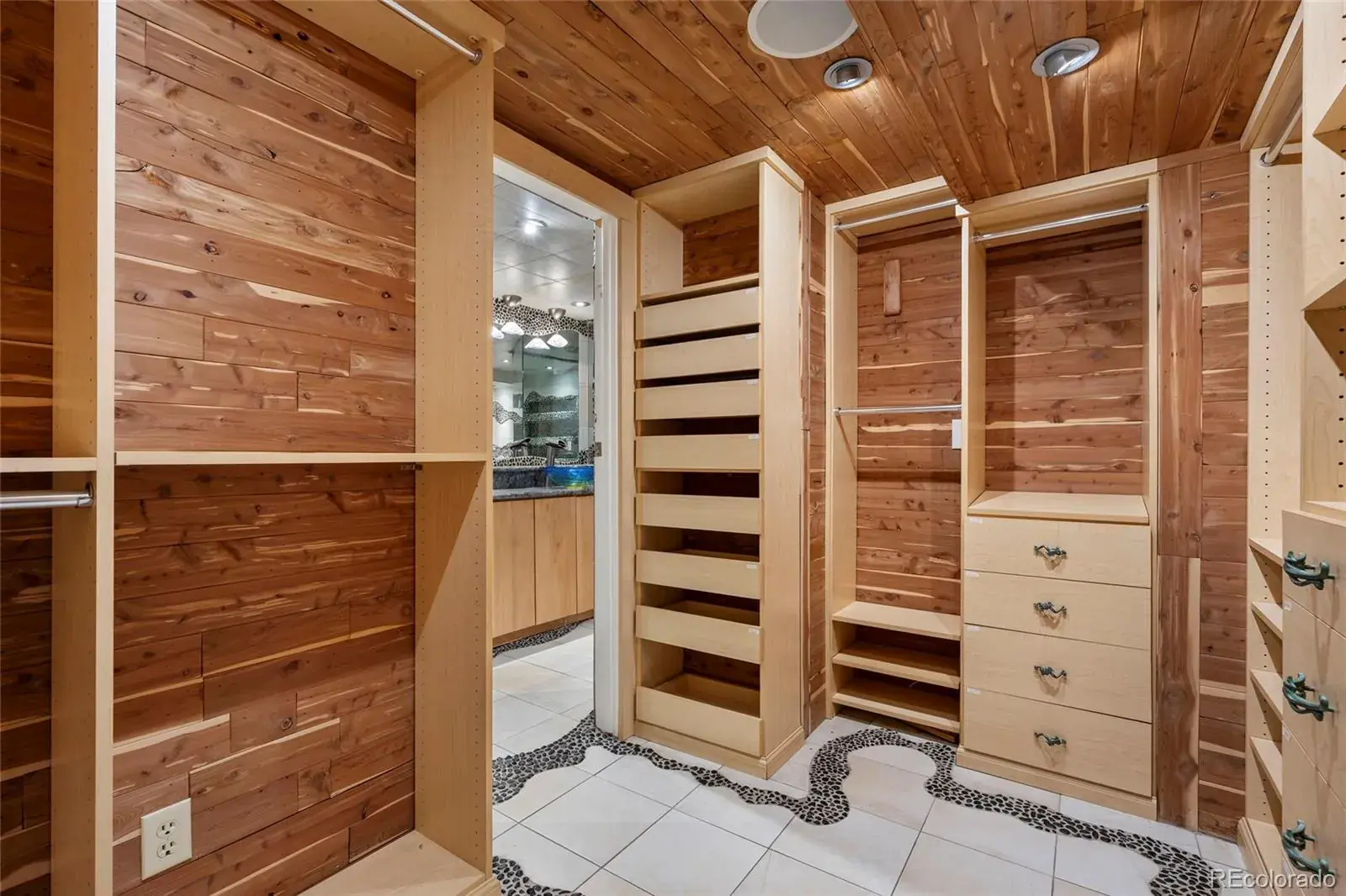 01172026011728 1600 24