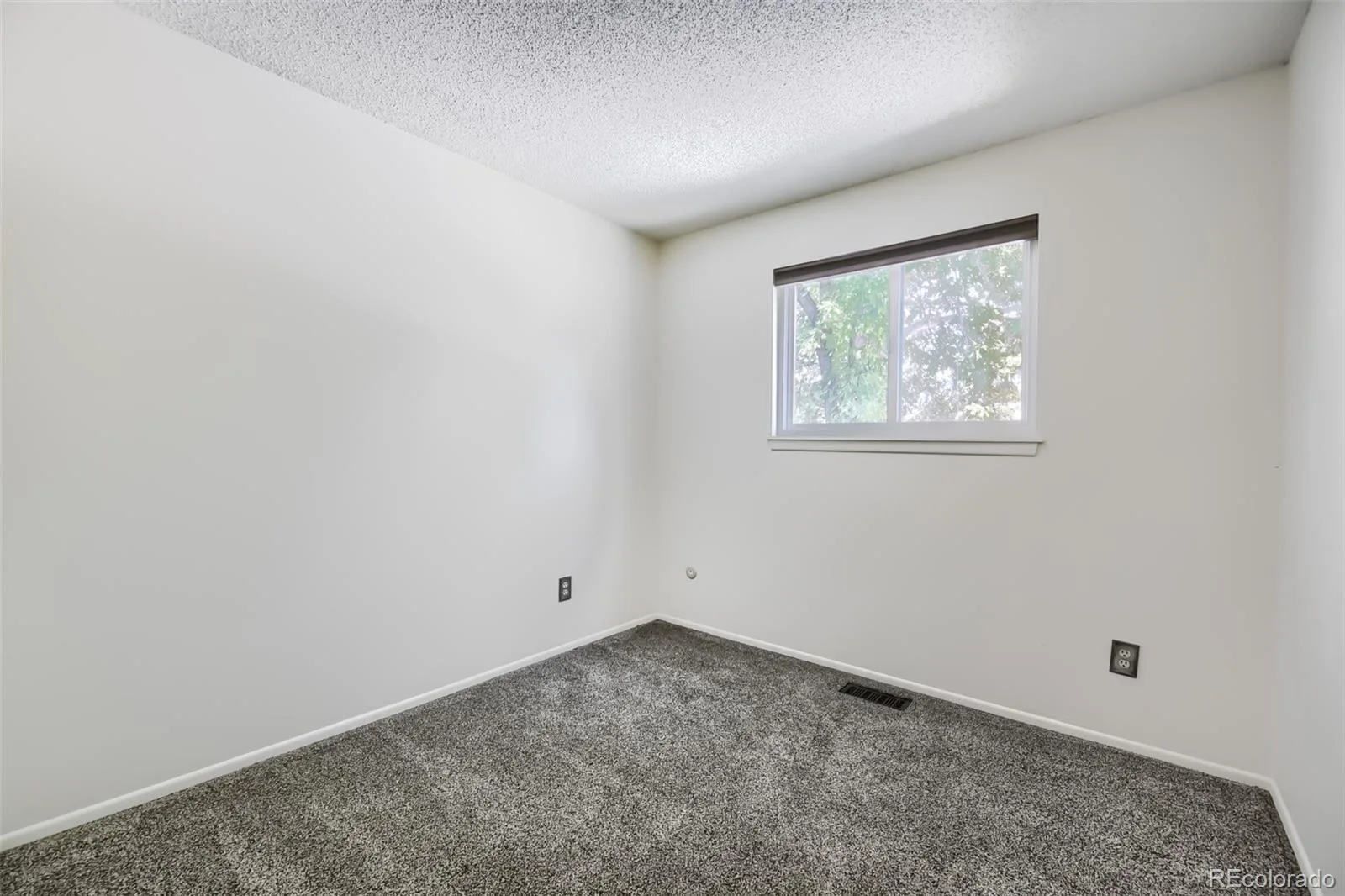 9318 W Lake Drive Littleton CO 80123 | MLS #REC6600924 08252026211856 1600 23