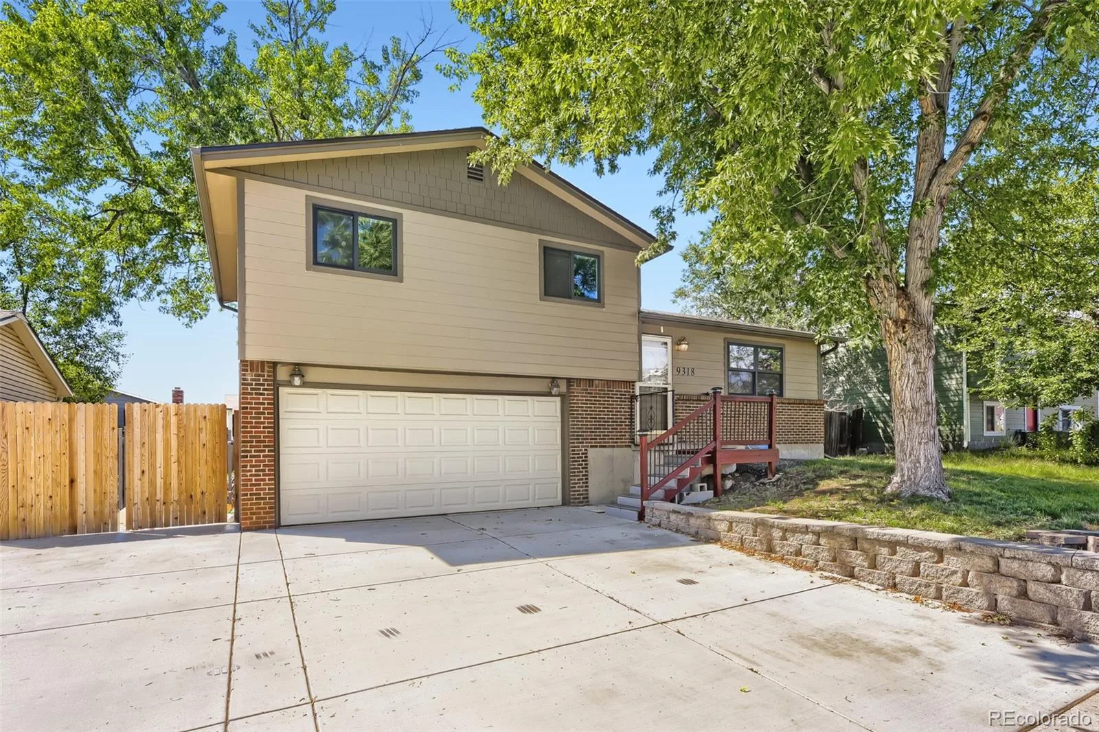 9318 W Lake Drive Littleton CO 80123 | MLS #REC6600924 08252026211856 1600 3