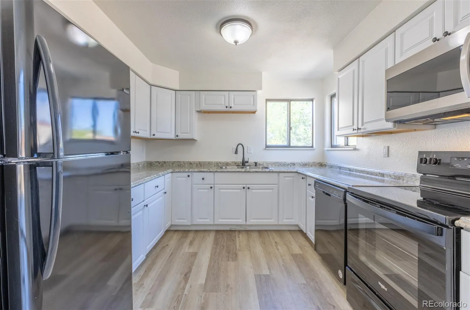 5119 Chandler Way Denver CO 80239 MLS #REC6601025 05062026234829 1600 18