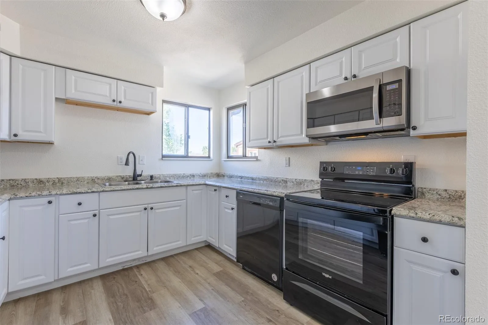 5119 Chandler Way Denver CO 80239 MLS #REC6601025 05062026234829 1600 19