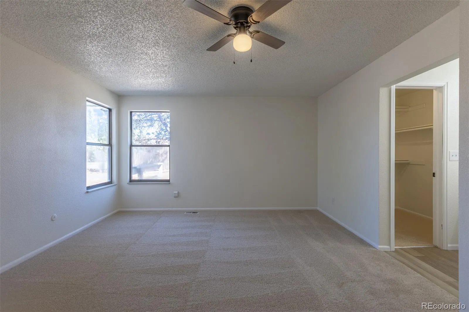 5119 Chandler Way Denver CO 80239 MLS #REC6601025 05062026234829 1600 21