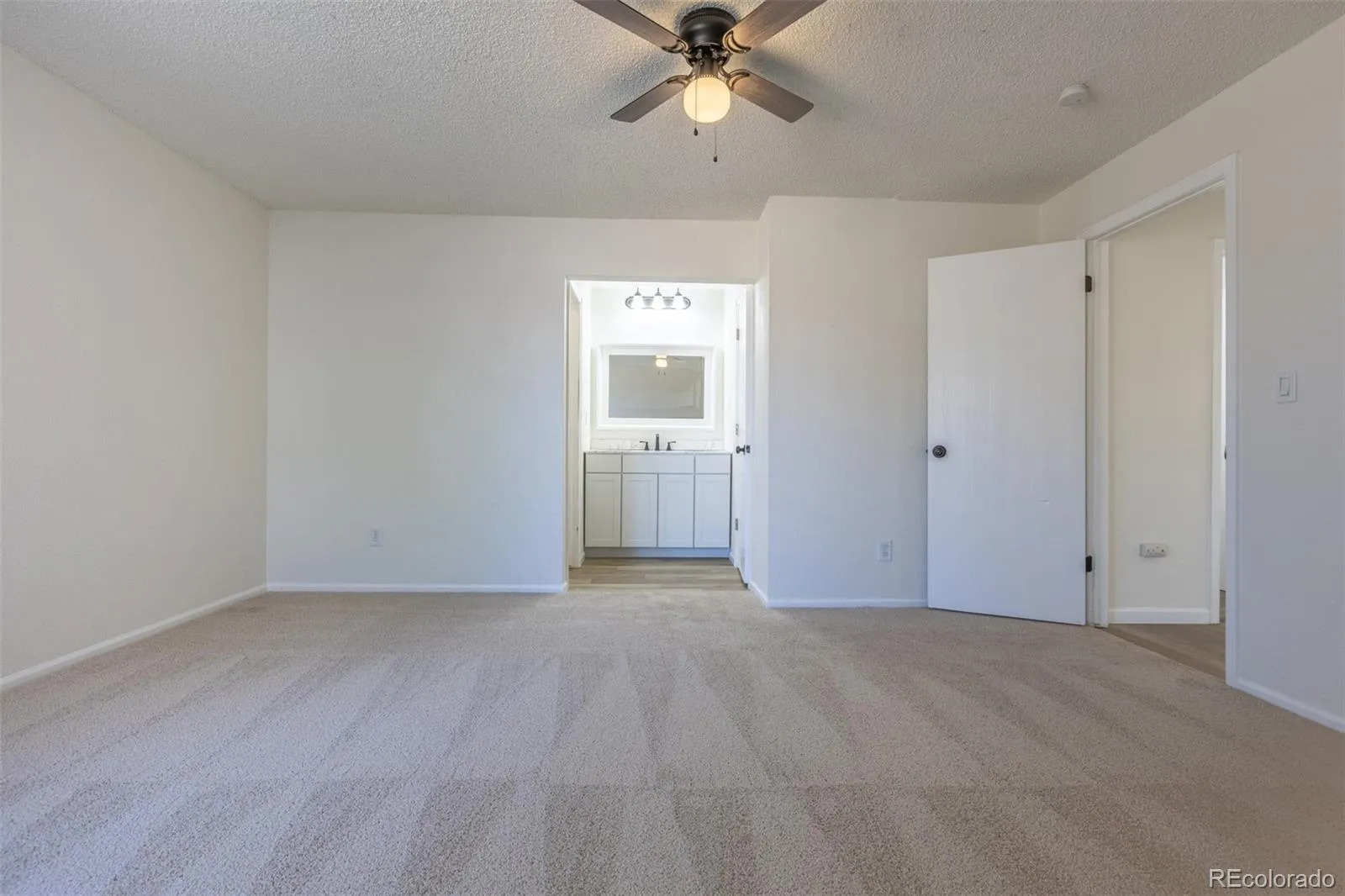 5119 Chandler Way Denver CO 80239 MLS #REC6601025 05062026234829 1600 22