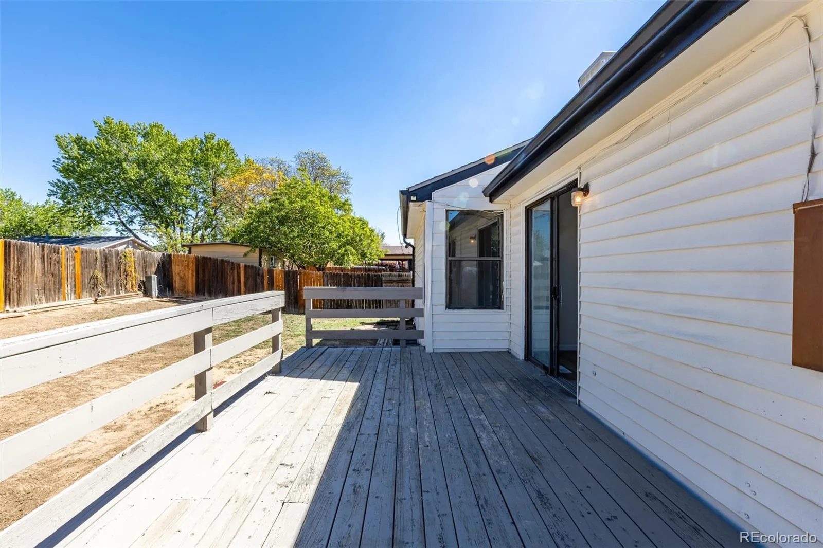 5119 Chandler Way Denver CO 80239 MLS #REC6601025 05062026234829 1600 34