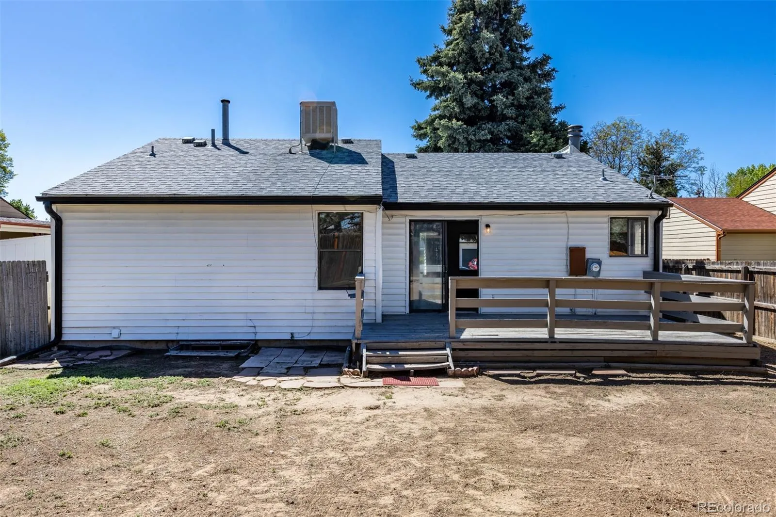 5119 Chandler Way Denver CO 80239 MLS #REC6601025 05062026234829 1600 37
